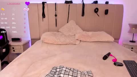 Snapshot of rachel_es chatting on 12/10/24, 03:41 RACHEL ES online show from 12/10/24, 03:41