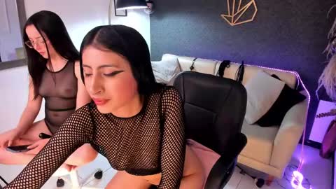 Snapshot of rachel_es chatting on 12/13/24, 08:58 RACHEL ES online show from 12/13/24, 08:58