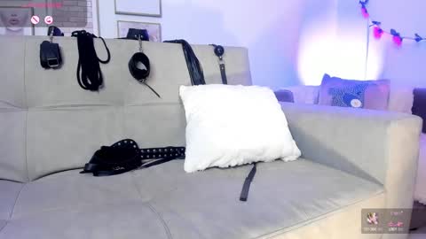 Snapshot of rachel_es chatting on 02/21/25, 07:45 RACHEL ES online show from 02/21/25, 07:45