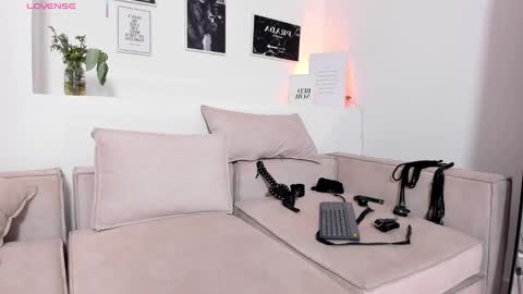 Snapshot of rachel_es chatting on 09/12/25, 05:29 RACHEL ES online show from 09/12/25, 05:29