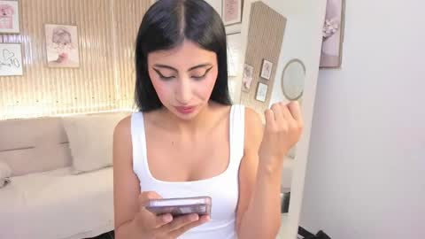 Snapshot of rachel_es chatting on 09/23/25, 12:08 RACHEL ES online show from 09/23/25, 12:08