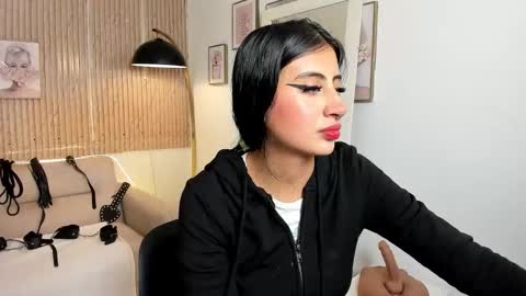 Snapshot of rachel_es chatting on 12/19/25, 09:05 RACHEL ES online show from 12/19/25, 09:05