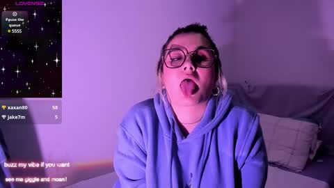 Rachel Foss online show from 01/04/25, 01:52