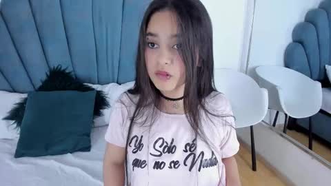 Snapshot of rachel_ribeiro chatting on 03/12/25, 06:22 Rachel Ribeiro online show from 03/12/25, 06:22
