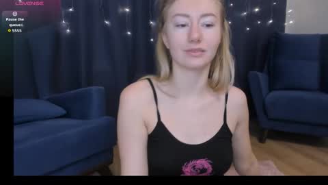 Snapshot of rachel_rut chatting on 12/23/25, 04:54 Rachel online show from 12/23/25, 04:54