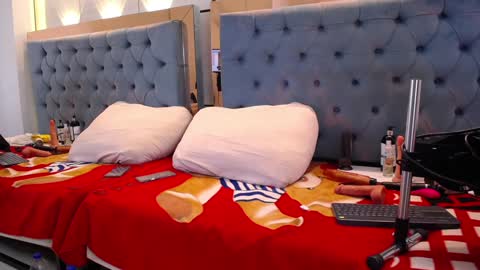 Snapshot of rachel_westt chatting on 12/10/24, 06:06 RACHEL online show from 12/10/24, 06:06