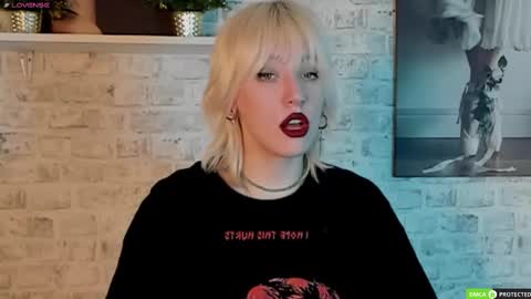 Snapshot of rachelcart chatting on 02/11/25, 09:42 RachelCart online show from 02/11/25, 09:42