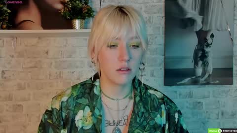 Snapshot of rachelcart chatting on 02/17/25, 03:36 RachelCart online show from 02/17/25, 03:36