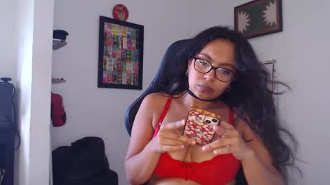 Snapshot of rachell_420 chatting on 11/08/25, 02:17 rachell_420 online show from 11/08/25, 02:17