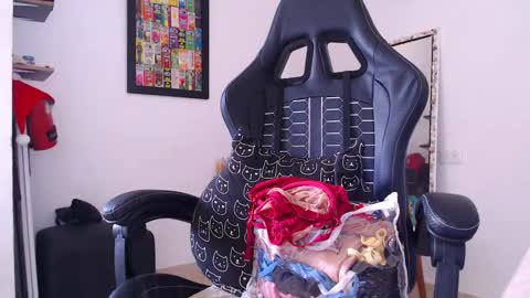 Snapshot of rachell_420 chatting on 11/16/25, 01:39 rachell_420 online show from 11/16/25, 01:39