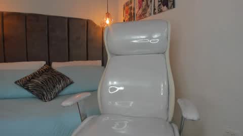 Snapshot of rachell_honey7 chatting on 03/03/25, 07:28 Rachel online show from 03/03/25, 07:28