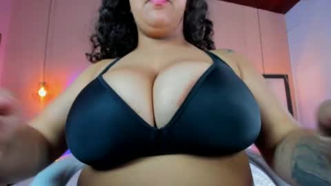 Snapshot of rachell_honey7 chatting on 03/10/25, 04:25 Rachel online show from 03/10/25, 04:25
