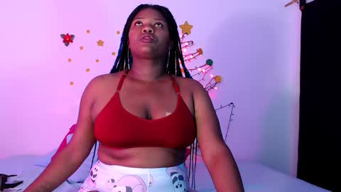 Snapshot of rachell_smithxx chatting on 12/02/25, 05:35 RACHELL online show from 12/02/25, 05:35