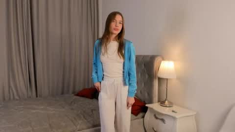 Kaylee online show from 11/19/25, 07:36