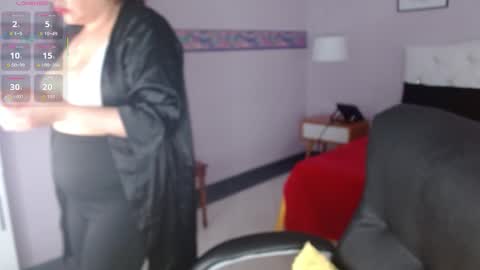 rachellparker_ online show from 10/25/25, 11:29