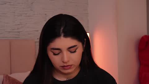 RachelSwaan online show from 12/22/24, 11:33