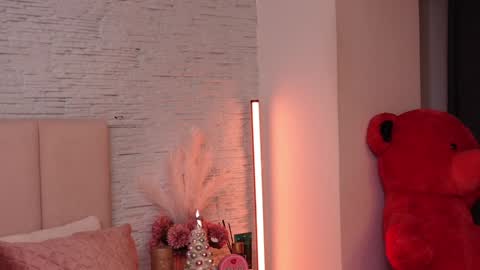 RachelSwaan online show from 12/28/24, 10:25