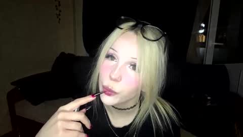 Lily online show from 03/25/26, 06:58