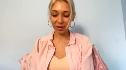 radiant__soul online show from 04/19/26, 02:49