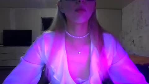 radish666 online show from 06/10/26, 07:24