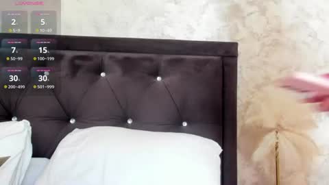 raelledarkstar online show from 06/25/26, 07:24