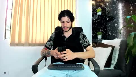 R A F A E L online show from 11/08/25, 09:02