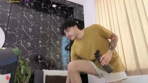 R A F A E L online show from 02/05/26, 09:52