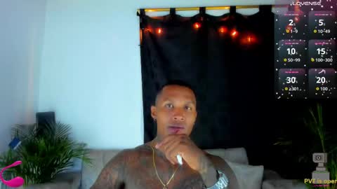 Snapshot of ragnarhot24 chatting on 09/10/25, 07:19 Andres H online show from 09/10/25, 07:19