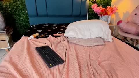 Raia online show from 02/15/26, 07:51