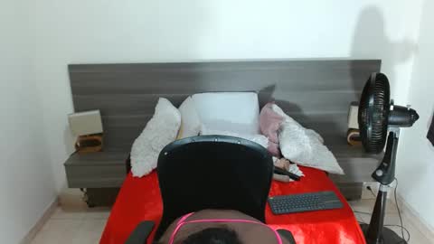 Snapshot of raichellcooper1 chatting on 02/24/25, 08:14 raichellcooper1 online show from 02/24/25, 08:14