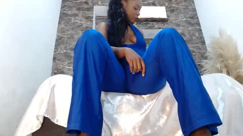 Snapshot of raichellcooper1 chatting on 09/19/25, 03:56 raichellcooper1 online show from 09/19/25, 03:56