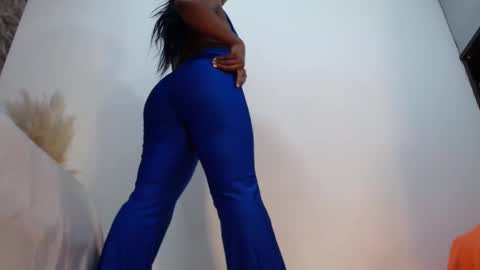 Snapshot of raichellcooper1 chatting on 09/27/25, 04:23 raichellcooper1 online show from 09/27/25, 04:23