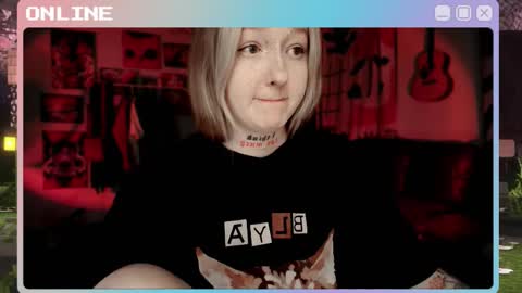 Snapshot of raiingurl chatting on 11/30/25, 05:11 Kate online show from 11/30/25, 05:11