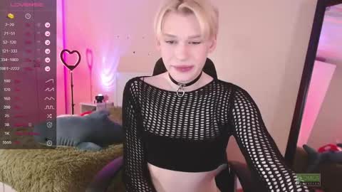 Snapshot of rainbow__salt chatting on 01/04/25, 12:05 Mike online show from 01/04/25, 12:05