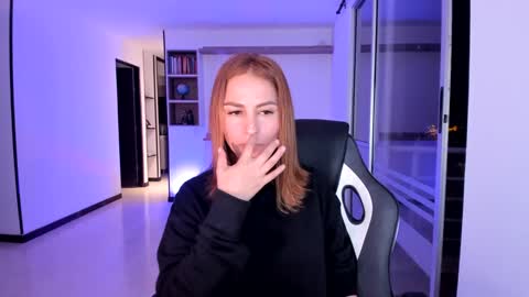 Jennyindependent model . online show from 02/18/25, 12:04