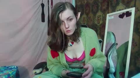 Snapshot of rainbowbitterbb chatting on 11/22/25, 04:44 RainbowBitterBB online show from 11/22/25, 04:44