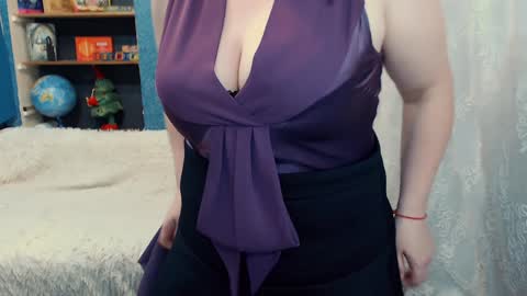 Snapshot of rainbowladyy chatting on 01/12/25, 02:41 rainbowladyy online show from 01/12/25, 02:41