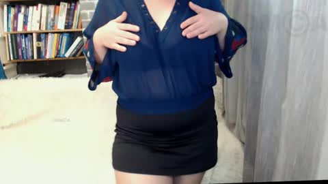 Snapshot of rainbowladyy chatting on 09/16/25, 07:31 rainbowladyy online show from 09/16/25, 07:31