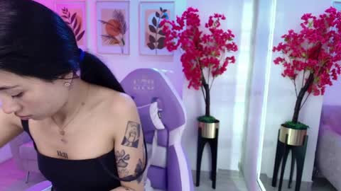 Snapshot of rainy_doll chatting on 06/06/26, 11:48 Rainy online show from 06/06/26, 11:48
