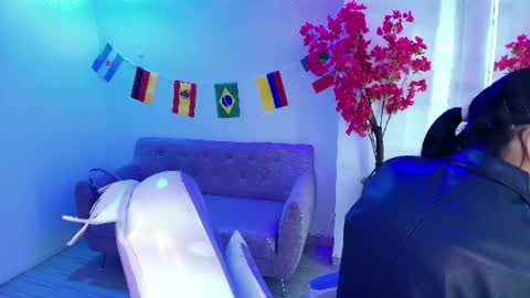 Snapshot of rainy_doll chatting on 06/17/26, 11:45 Rainy online show from 06/17/26, 11:45