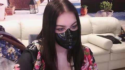 rainyvibe_ online show from 03/07/26, 11:46