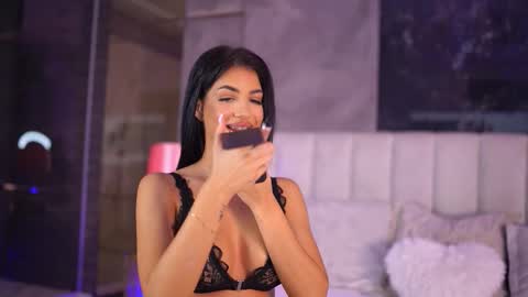 Raisa online show from 09/21/25, 03:35