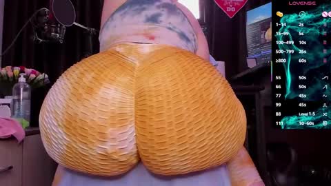 Laura online show from 03/01/25, 04:15