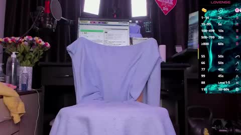 Laura online show from 04/16/26, 02:45