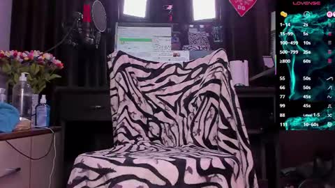 Snapshot of raissa_sky26 chatting on 07/14/26, 03:00 Laura online show from 07/14/26, 03:00