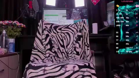Snapshot of raissa_sky26 chatting on 07/20/26, 02:59 Laura online show from 07/20/26, 02:59