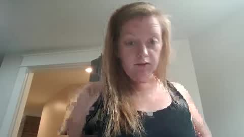 Snapshot of raisydainbow chatting on 10/10/25, 01:43 raisydainbow online show from 10/10/25, 01:43