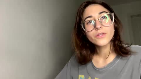 Snapshot of raiyvyn chatting on 12/06/24, 04:03 Ray Ray online show from 12/06/24, 04:03