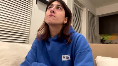 Snapshot of raiyvyn chatting on 12/20/24, 04:53 Ray Ray online show from 12/20/24, 04:53