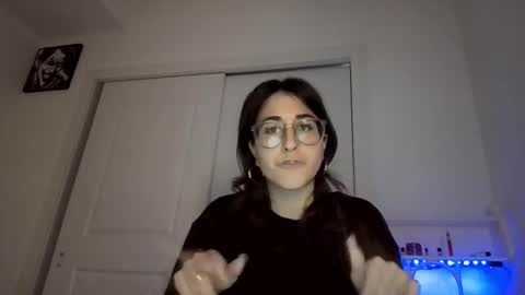 Snapshot of raiyvyn chatting on 01/06/26, 04:38 Ray Ray online show from 01/06/26, 04:38